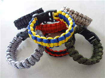 Paracord Bracelet With Whistle