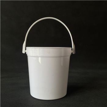 32 Oz. Plastic Pail with Handle